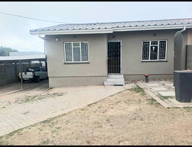 4 BEDROOM HOUSE FOR SALE IN DA NOVA